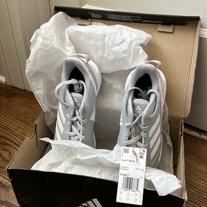NWT Gray Adidas Boys’ baseball cleats size 2.5
